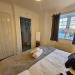 Sigerson House Long Stay Sleep 5 Free Parking