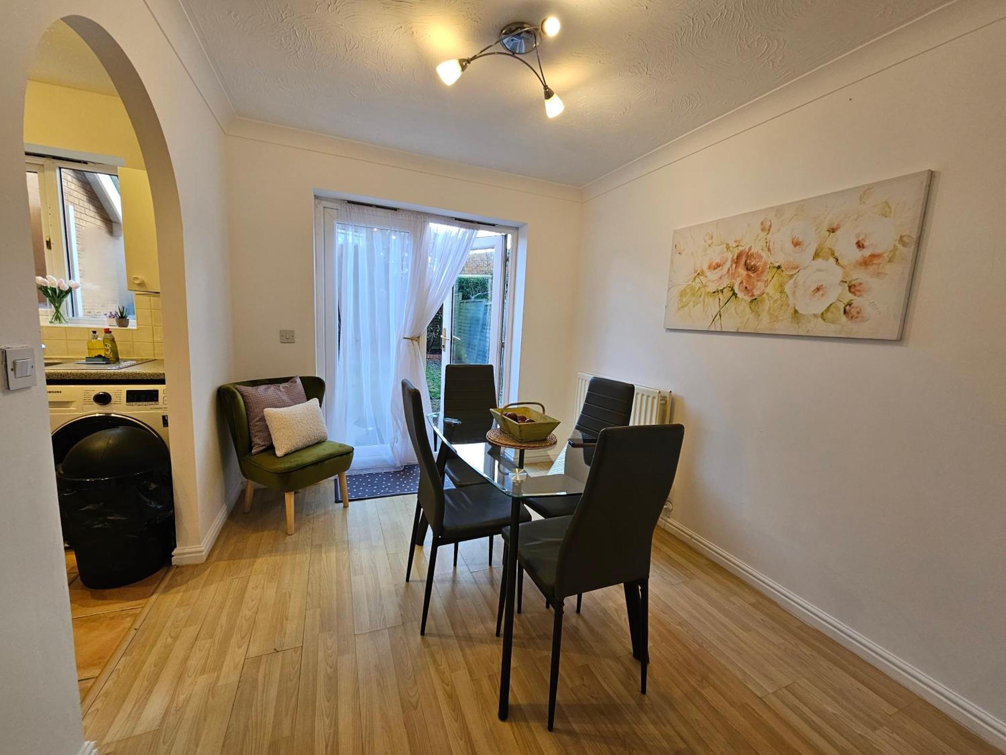 Sigerson House Long Sleep 5 Free Parking Holiday home *