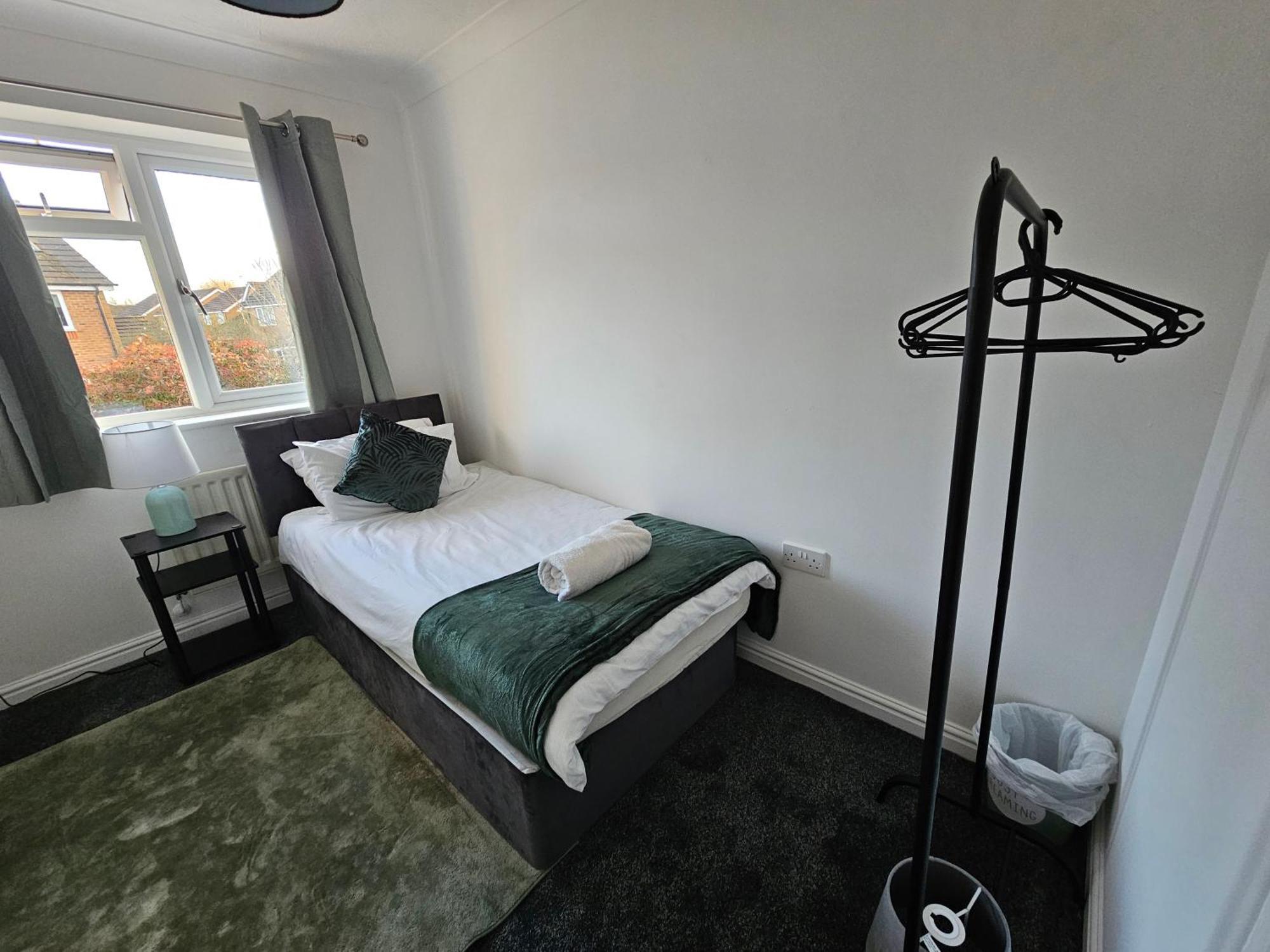 Sigerson House Long Sleep 5 Free Parking
